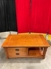 Vintage Bassett Tiger Oak Mission Style Coffee Table w/ Drawer & Book Shelf. Beautiful Grain. See