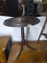 Antique Mahogany Duncan Phyfe Pie Crust Edge Side Table