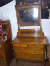 Antique Oak 2/2 Mirrored Black Dresser