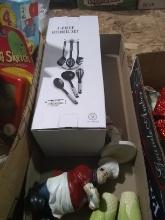 BL- Utensil Set-nib, Decorative Kitchen Chefs, S&P Shakers