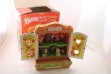 Strawberry Shortcake Berry Patch Case & Dolls