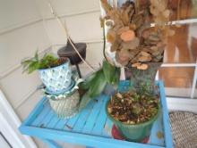 (BACKP) LOT OF OUTDOOR ITEMS TO INCLUDE, PLANTERS WITH PLANTS, METAL VASE WITH FAUX PLANT, OIL LAMP,