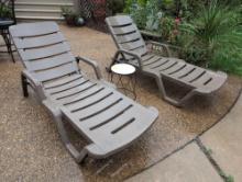 (BY) PAIR OF RECLINING BROWN PLASTIC PATIO LOUNGE CHAIRS WITH ADJUSTABLE BACKS. THEY MEASURE 27"W X