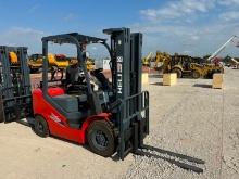 NEW HELI CPYD25 FORKLIFT powered by LP engine, equipped with OROPS, 5,000lb lift capacity, 185in.