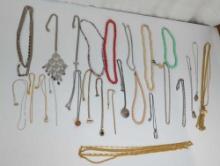 COSTUME JEWELRY NECKLACES