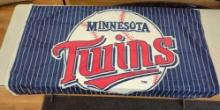 TWINS BASEBALL WIN CRAFT / MLBP 2001 FLAG 58X34