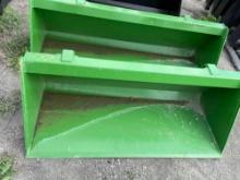 137 60in John Deere QT Bucket