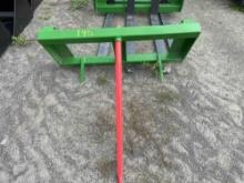 140 John Deere QT Bale Spear