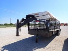 2010 GOOSENECK STOCK TRAILER,  32', TANDEM AXLE, SPRING RIDE, SEPERATION PA