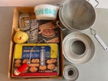 Vintage Kitchen Lot