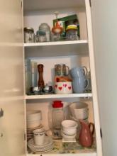 Kitchen Cabinet Contents Lot