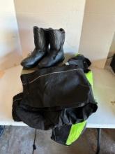 Pair of Used Vega Touring Boots with Box Size 11 and XL Frog Toggs Set