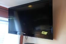 LG FLAT SCREEN TV 36 INCH