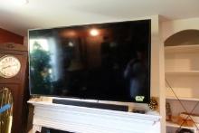 49 INCH SAMSUNG FLATSCREEN TV WITH SOUND BAR