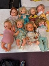 8 vintage dolls