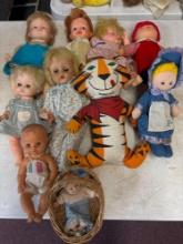 10 vintage dolls, including Tony, the tiger bluebonnet, Sue and Betsy Wetsy