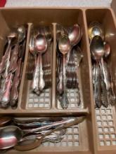 International silverware set