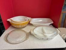 Pyrex bowls, various patterns, and lids