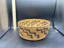 Great zig zag designed basket Native American natural grasses