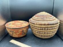 Coiled baskets with lid Native American grass