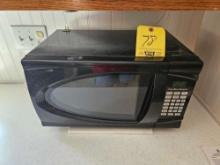 Hamilton Beach 900 Watt Microwave