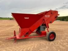 Royer 182 portable dirt shredder, Wisconsin gas engine, 5'x5' hopper, pintle hitch, runs & operates,