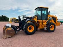 2017 JCB 427 wheel loader, cab w/AC, 20.5x25 tires, 4-spd powershift trans, quick coupler bucket,