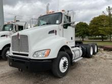 2012 Kenworth T440 Day Cab