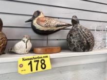 LOT: 3-BIRD FIGURINES, WOODEN CARVED SHORE BIRD,  CARVED WOODEN QUAIL, SMALL CERAMIC OR STONE