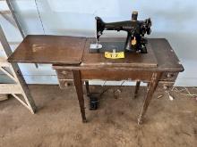 VINTAGE SINGER SEWING MACHINE & STATION