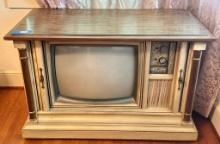 Mid-Century Magnavox Total Automatic Color