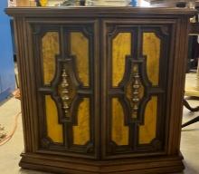 Vintage 2 Door Hall Cabinet