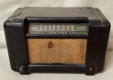 Antique Brown True Tone Model D2810 Tube Radio