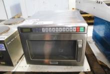 PANASONIC NE-17523 COMMERCIAL MICROWAVE OVEN